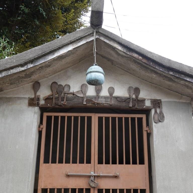 八杉神社の境内社.jpg